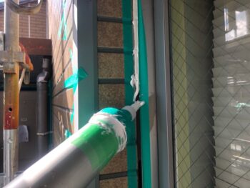 【充填】コーキング建具廻り