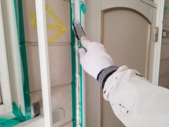 【ヘラ均し】コーキング建具廻り