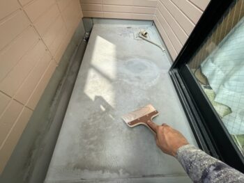 【下地処理】ベランダ防水