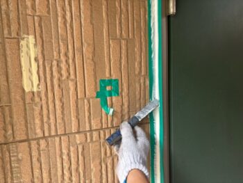 【へら均し】建具廻りコーキング