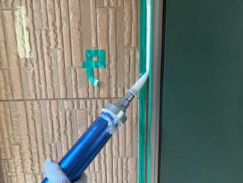 【充填】建具廻りコーキング