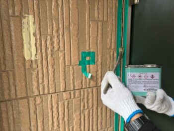 【プライマー塗布】建具廻りコーキング