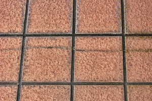 タイルひび割れ